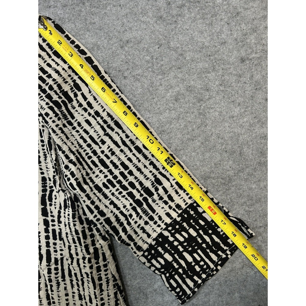 Habitat Clothes to Live in Top Small Abstract Tunic black & white Button - Picture 7 of 15